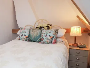 The Hare and Bumblebee Cottage - Rum