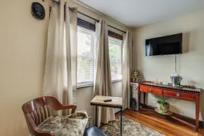 'nanas Tiny Flat' East Side Charmer Near Brown - Interiør
