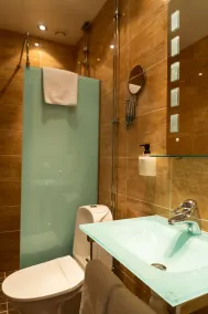 Best Western Hotel Bentleys - Bathroom