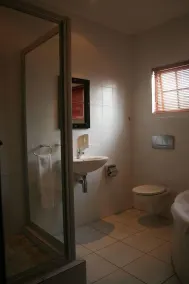 A La Martha's Air-Port Guest House - Bagno