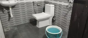Dwell Apartment - Bathroom