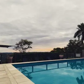 Montville Holiday Apartments - Piscina