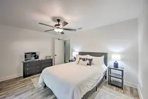 Luxe Lakehouse w/ Sunset Views on Lake Palestine! - Interior