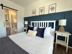 Topsails - Room