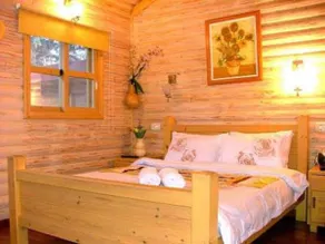 Hadar Bakfar - Room