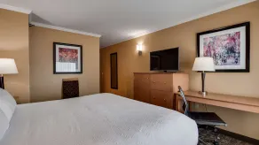 Best Western Plus Windjammer Inn & Conference Center - Habitación