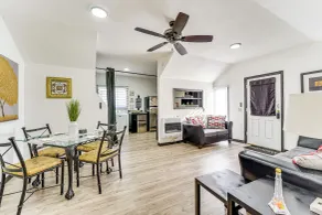 Springdale Vacation Rental ~ 9 Mi to Fayetteville! - Interior