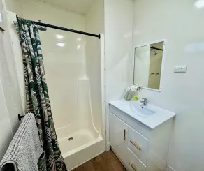 Kanasta Caravan Park - Bathroom