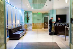 Hyde Park Inn - Interior entrance