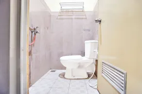 Hotel O The Velodrome Inn near Exit Toll Malang - Bathroom