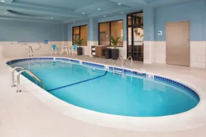 Holiday Inn Express - Springfield Downtown by IHG - Piscina