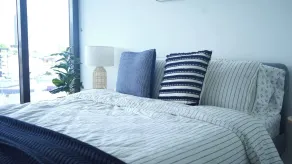 Spacious City Escape With Pool, Gym & Free Parking - Chambre