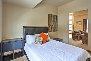 Breezy Lake Chelan Condo w/ Pool & Hot Tub Access! - Interiør