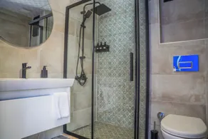 Aris Guest House - Baño