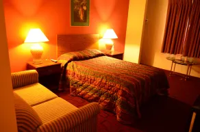 Luxury Inn & Suites - Rom