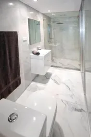 Roma Aussie Tourist Park - Bathroom