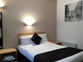 Lord Nelson Hotel-Lime Street Station Liverpool by Compass Hospitality - Room
