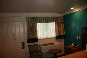 Civic Center Lodge / Lake Merritt BART - Chambre