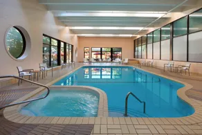 Element by Marriott Toronto Airport - Piscine