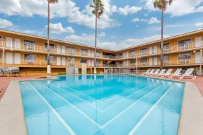 Quality Inn Piedras Negras - Piscina
