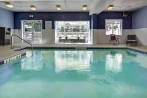 Holiday Inn Express Hotel & Suites Emporia by IHG - Piscine