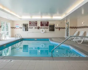 Comfort Suites Southport - Piscine