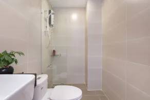 Cozrum Homes Lý Chính Thắng - Baño
