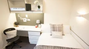 Powis Place - Campus Residence - Room