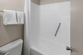 Baymont by Wyndham Knoxville I-75 - Salle de bain