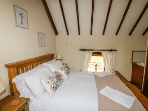 The Cottage - Room