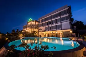 Hotel Santika Luwuk - Sulawesi Tengah - Piscine