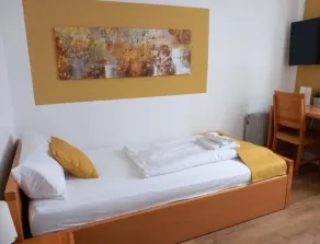 Hotel Karolinger - Self Check-In - Camera