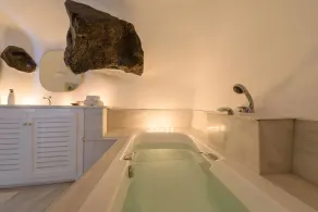 White House Villa - Bathroom