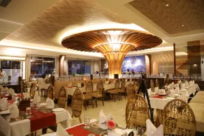 Rajathadri Royal Inn - Restaurante
