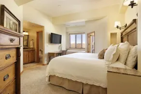 Chamonix 47, Snowmass Ski-In Ski-Out Condo with Shared Pool, Hot Tub &Gym - Zimmer