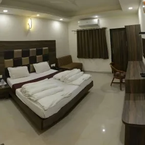 Hotel Shree Vatika - Room