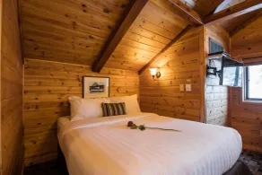 Castle Mountain Chalets - Camera
