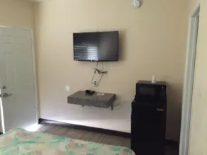 Ace Budget Motel - Room