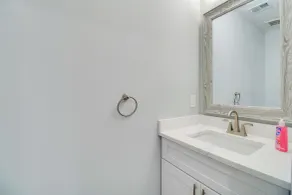 Dumfries Vacation Rental ~ 32 Mi to Washington DC! - Innvendig