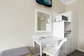 Engadine Motor Inn - Room