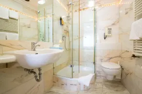 AAAA Hotelwelt KÜBLER - Salle de bain