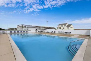 Days Inn by Wyndham Kill Devil Hills Oceanfront - Wilbur - Piscine