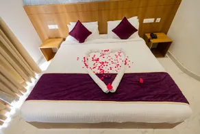HOTEL VARDHA Inn - Room