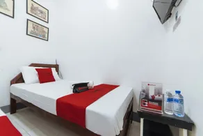RedDoorz @ Plaza Jaro Iloilo - Chambre