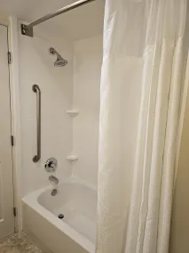 Fairfield Inn & Suites by Marriott Charleston Airport/Convention Center - Salle de bain