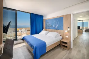 Medora Auri Family Beach Resort - Chambre