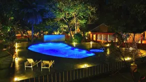 Mark & Meadows - Piscina
