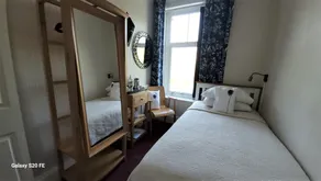 Greylands Guest House - Room