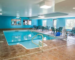Quality Inn & Suites South Bend Airport - Piscine