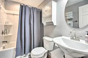 Altoona Home 11 Mi to Downtown Des Moines - Interior